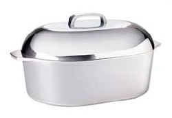 HEAVY CAST ALUMINUM COVERED OVAL ROASTER  7.5 QT.